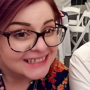 Meet your Posher, Dina